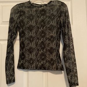 Divided sheer long sleeve